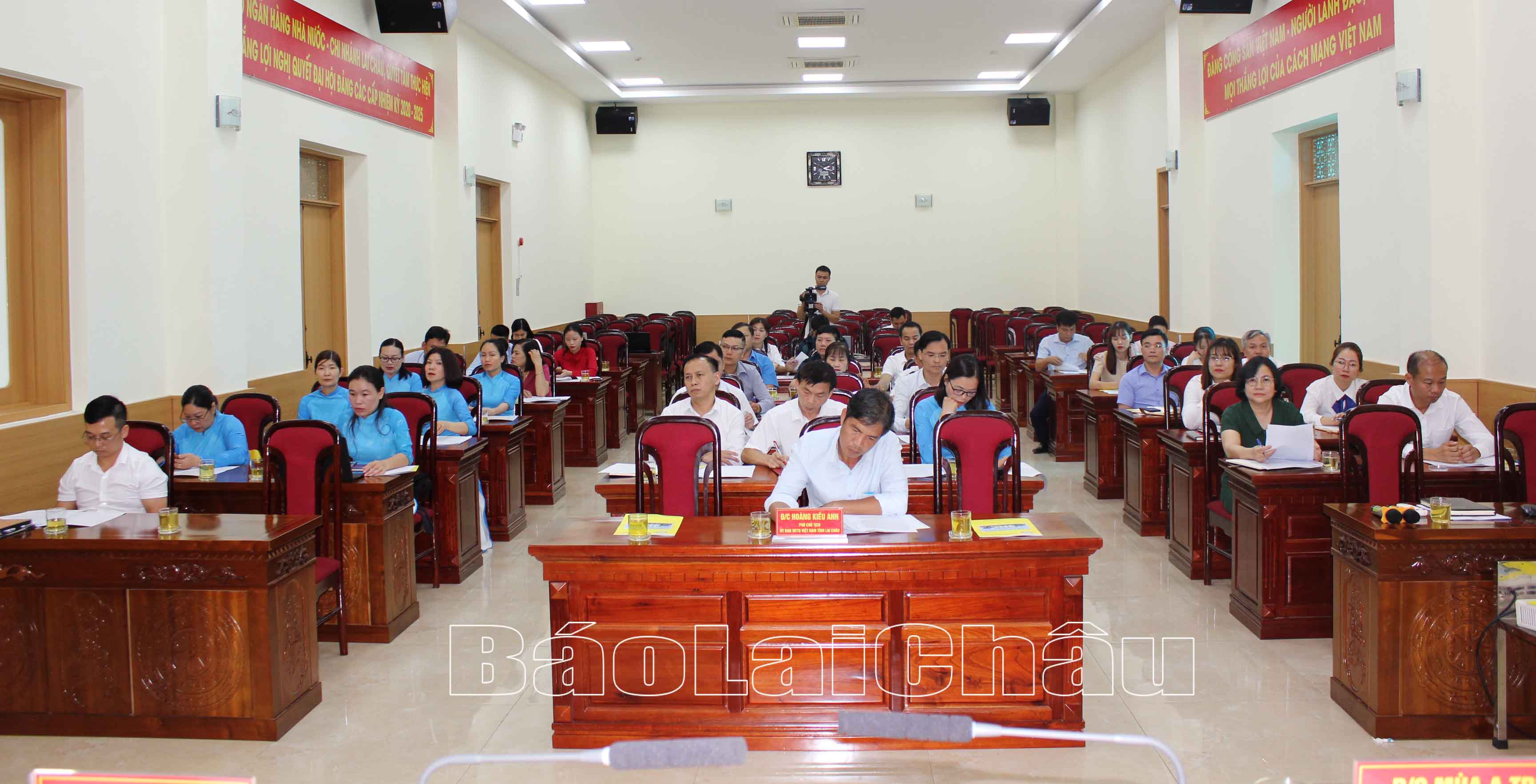Đại biểu dự hội nghị.